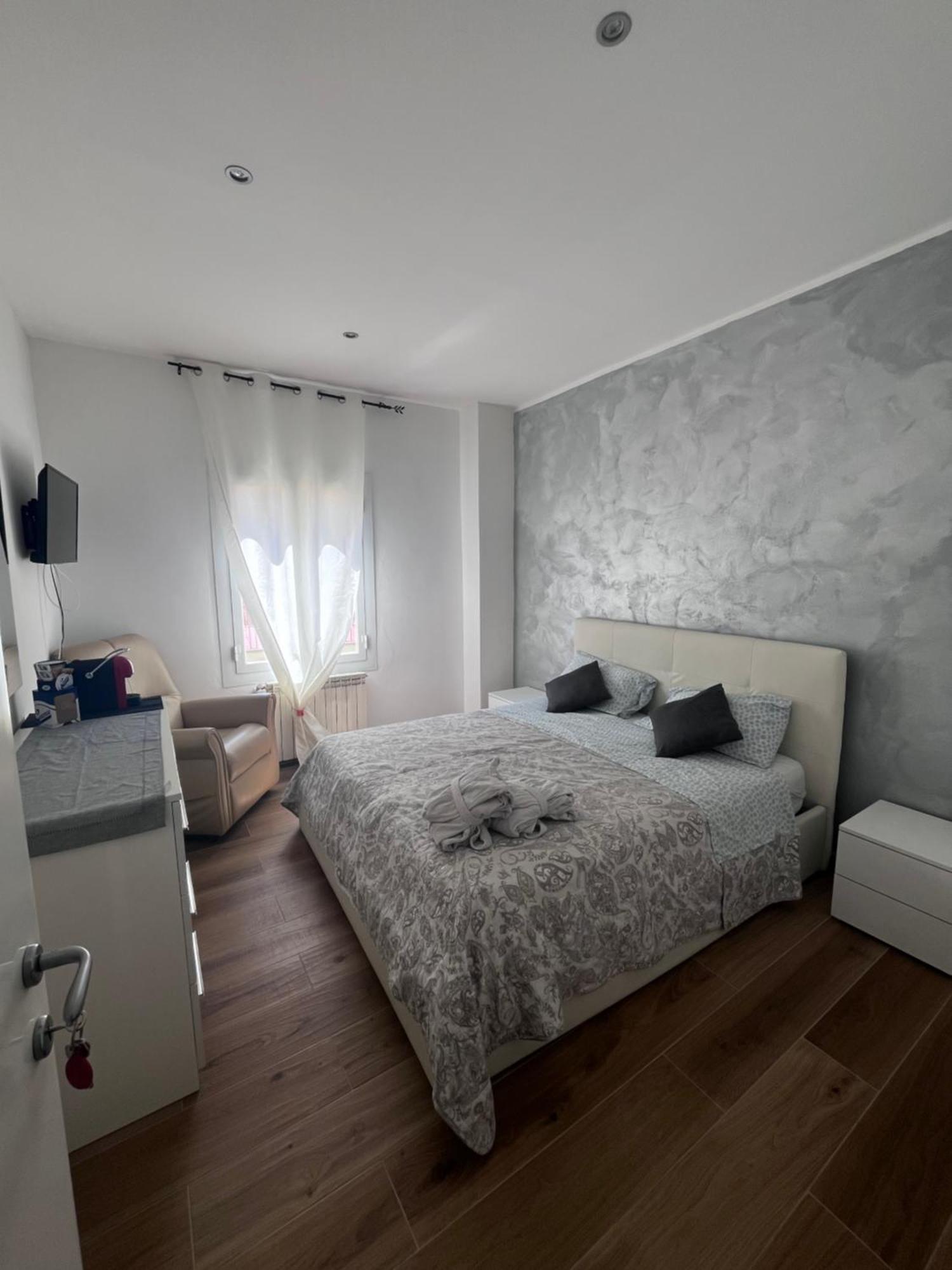 La Casa Del Giglio Hotel Albenga Buitenkant foto