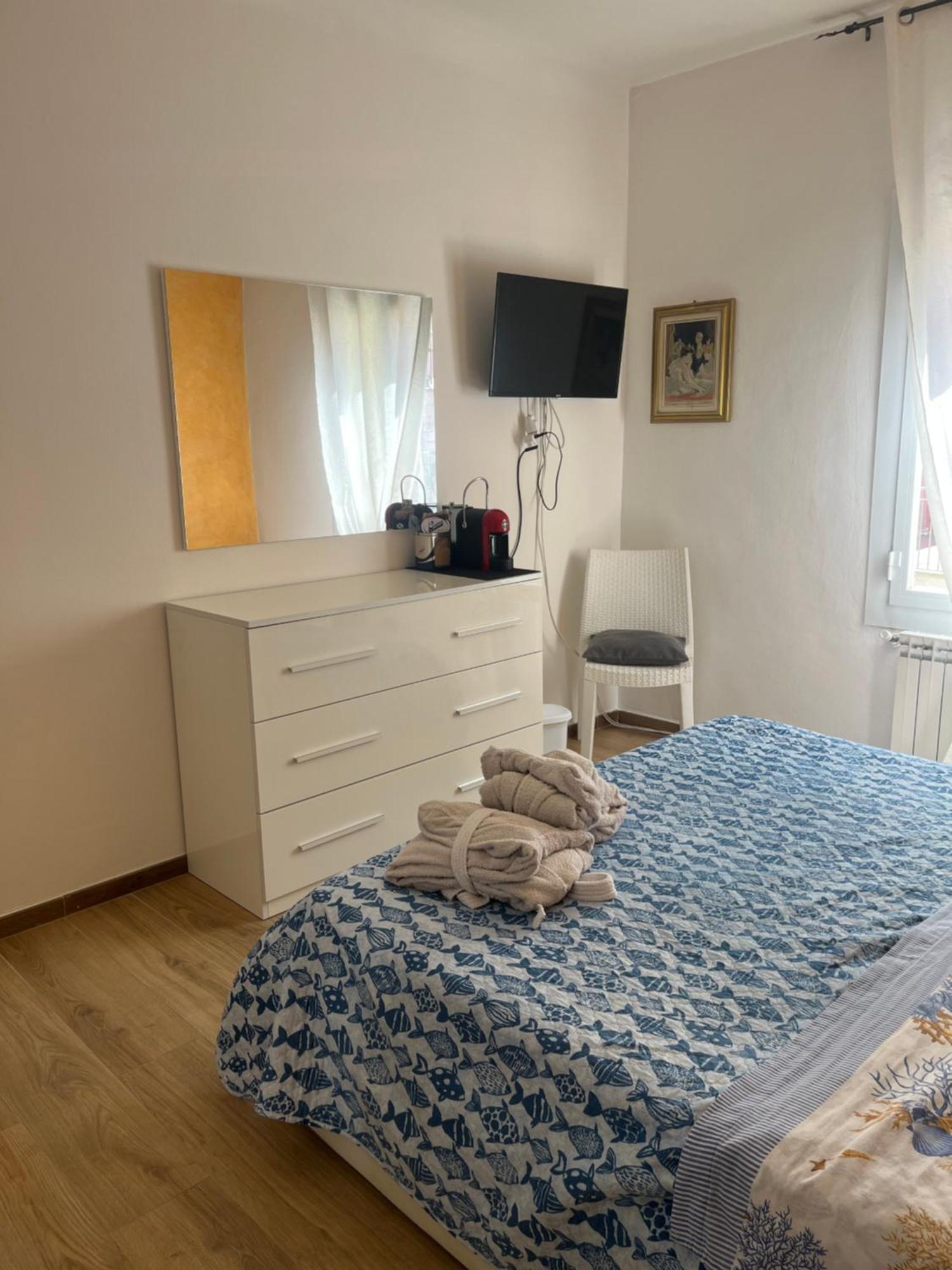 La Casa Del Giglio Hotel Albenga Buitenkant foto